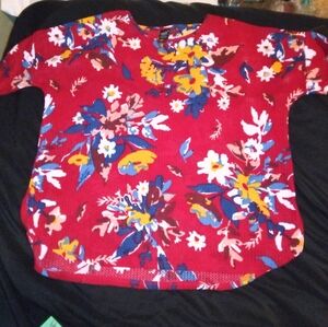 Lilda top / lilda tunic size L-LX Short sleeve soft waffle knit color red floral